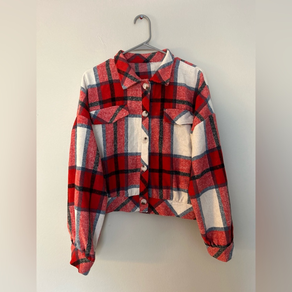 Adorable crop top flannel
